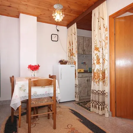 With Wifi Stivan, Cres - 382 Apartamento *