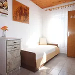 With Wifi Stivan, Cres - 382 דירה *