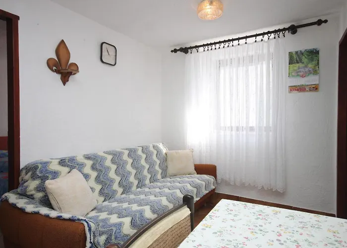 Apartment With Wifi Stivan, Cres - 382 *